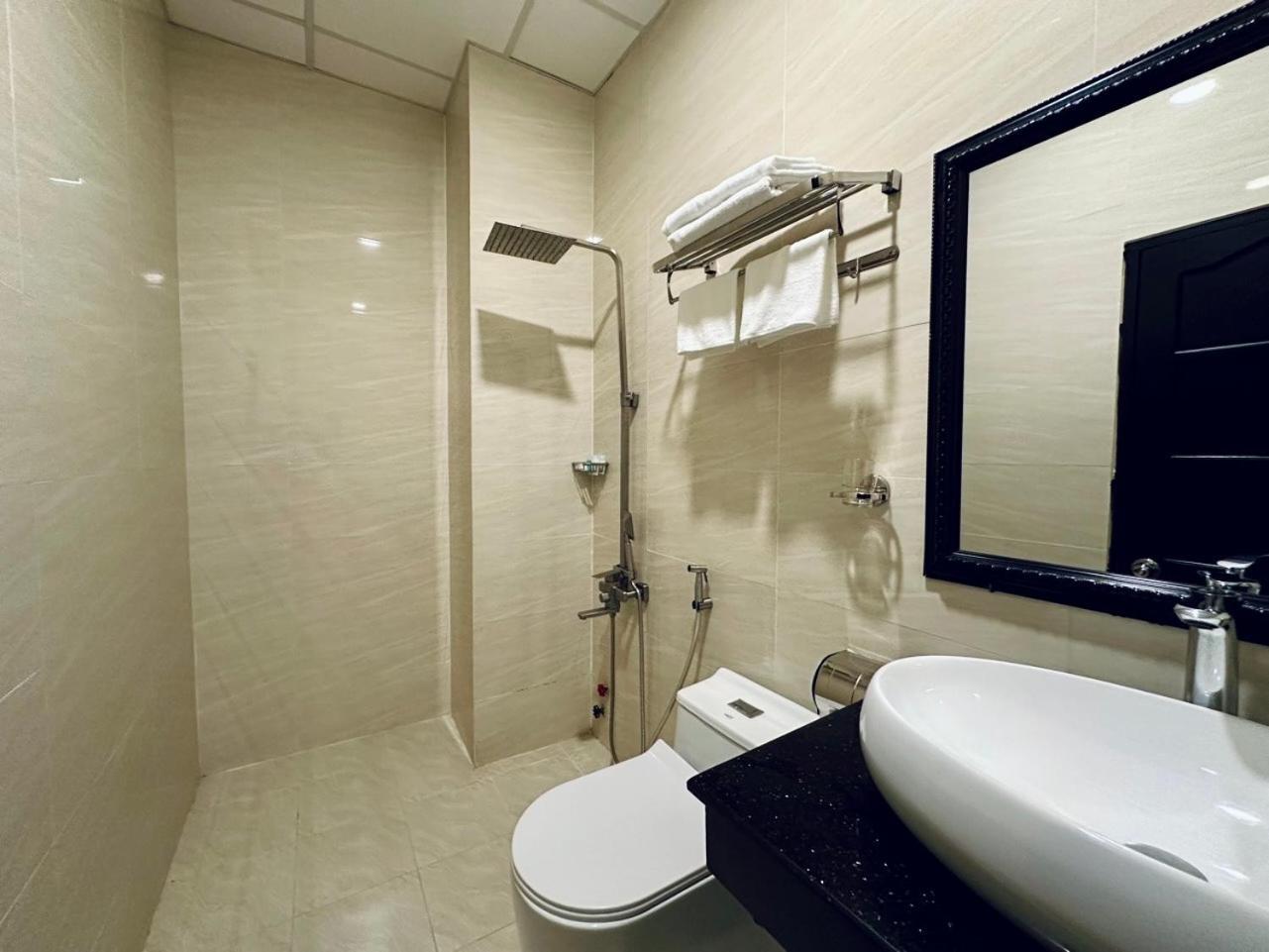 Lion Hotel Can Tho Bagian luar foto